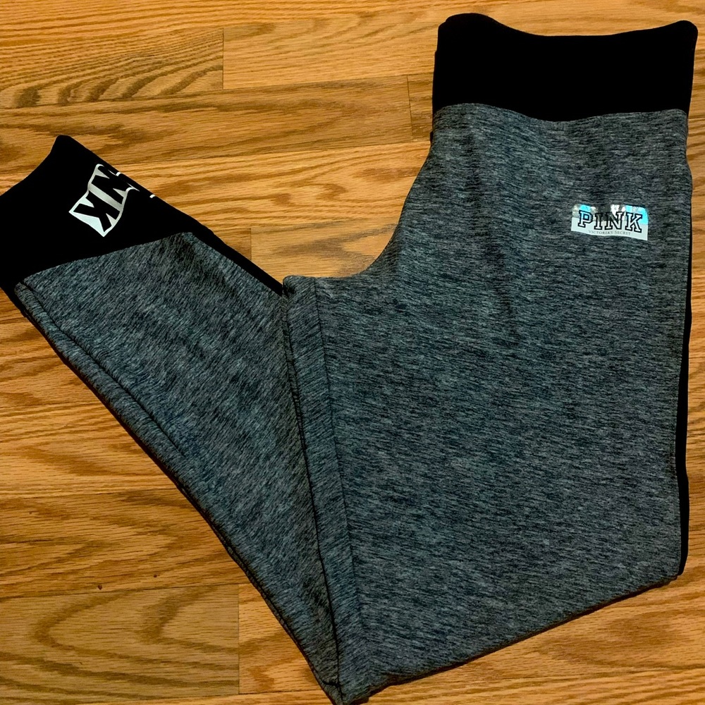 Victoria’s Secret Pink Ultimate Yoga legging